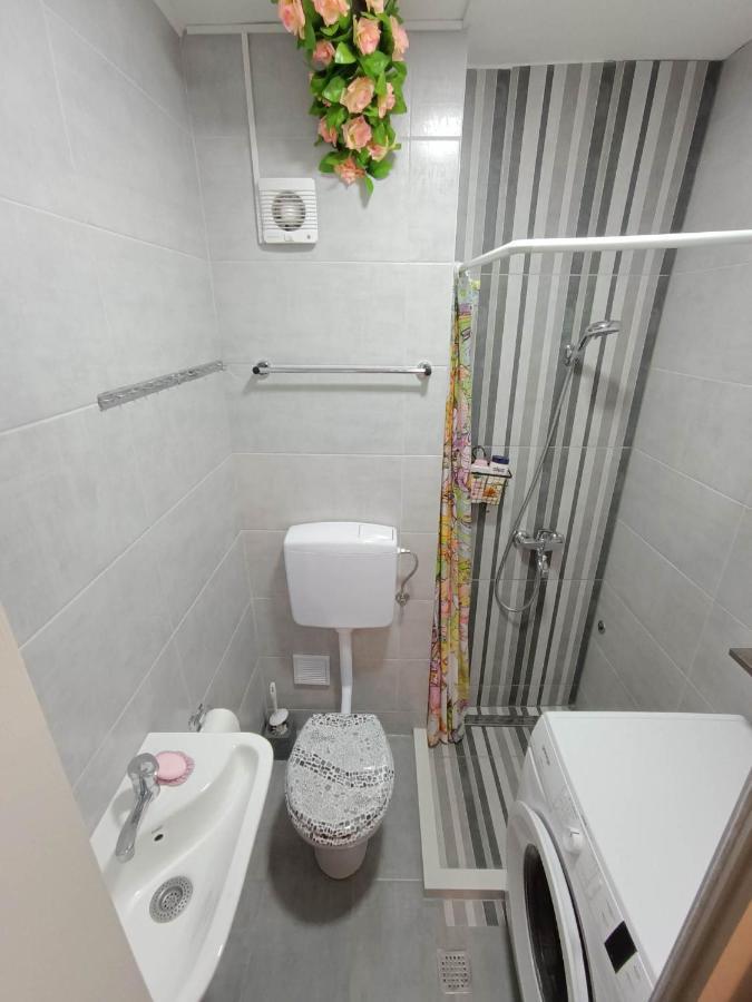 Flamingo 365 - Near City Center With Free Parking Saraievo Exterior foto